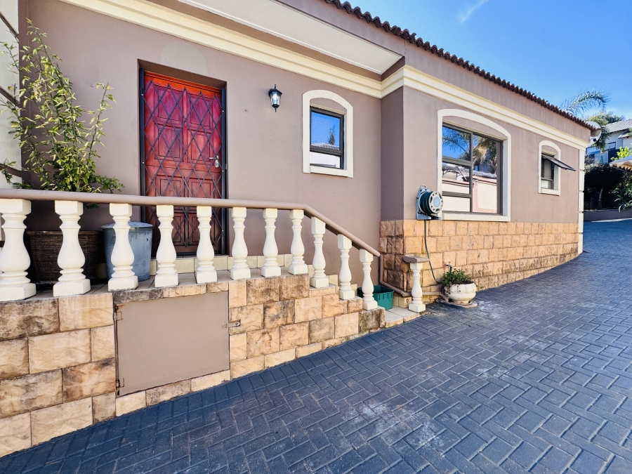4 Bedroom Property for Sale in Wilkoppies North West